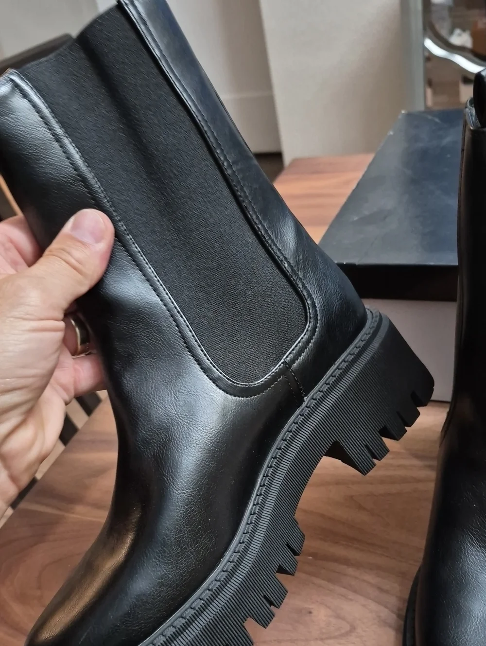 Dolce Vita Chelsea Lug Boot Booties Black Women's Sz 9.5 New